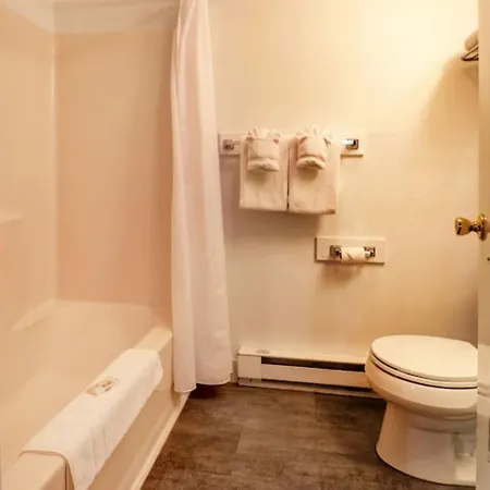 Carriage House Motel Cottages & Suites Wells Esterno foto