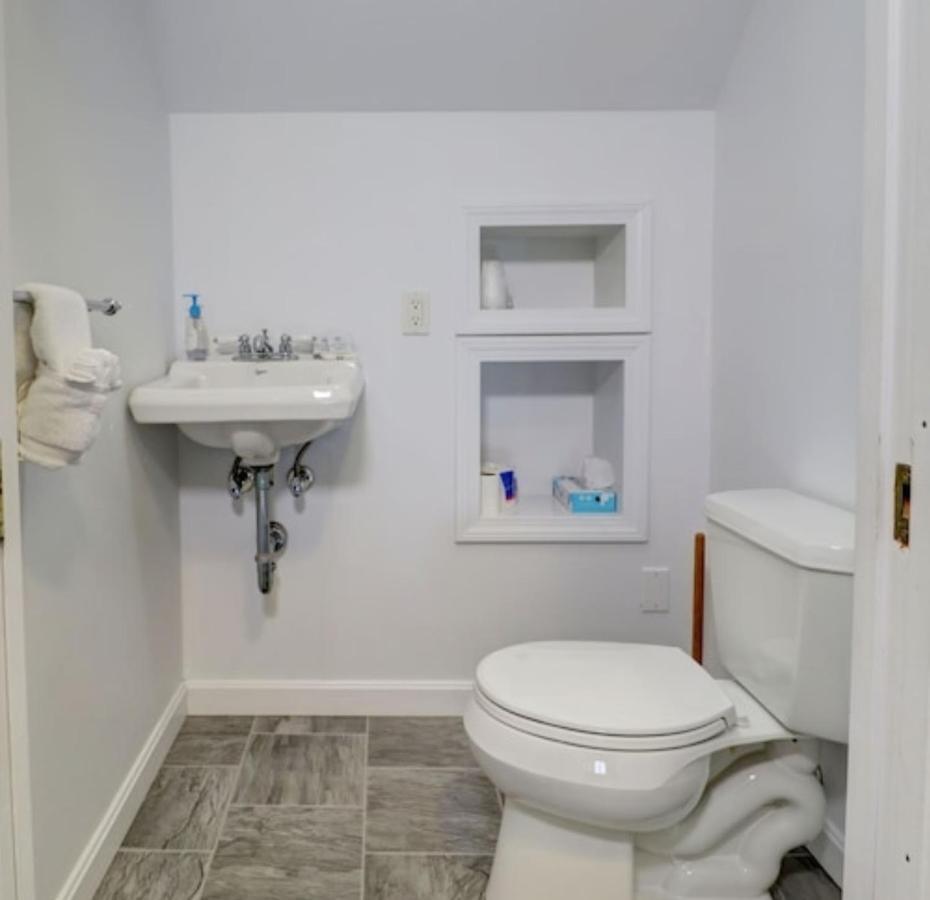 Carriage House & Motel Wells